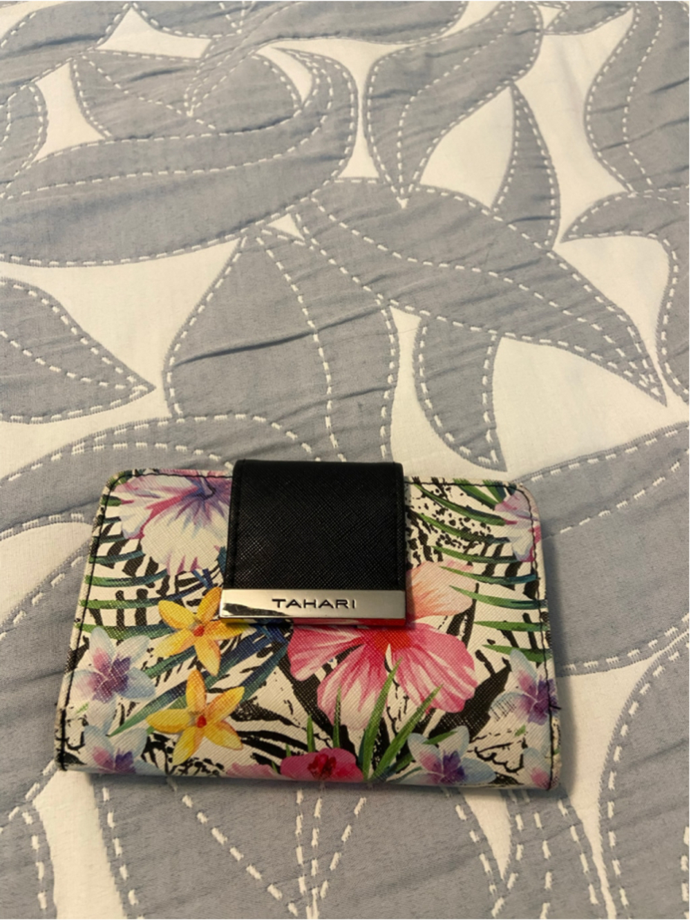 Vintage Elie Tahari wallet